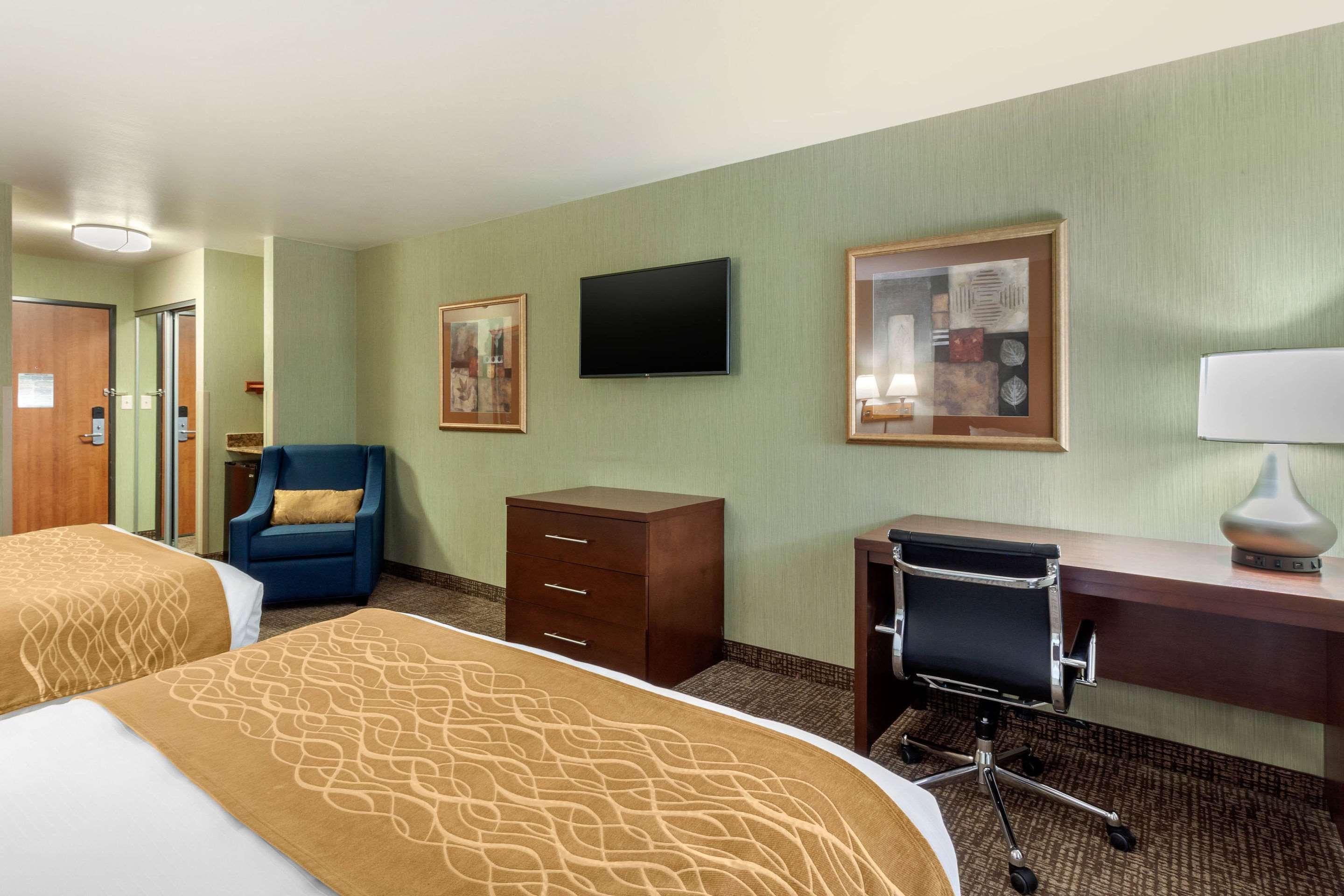 Comfort Inn & Suites Mitchell I-90 Ngoại thất bức ảnh