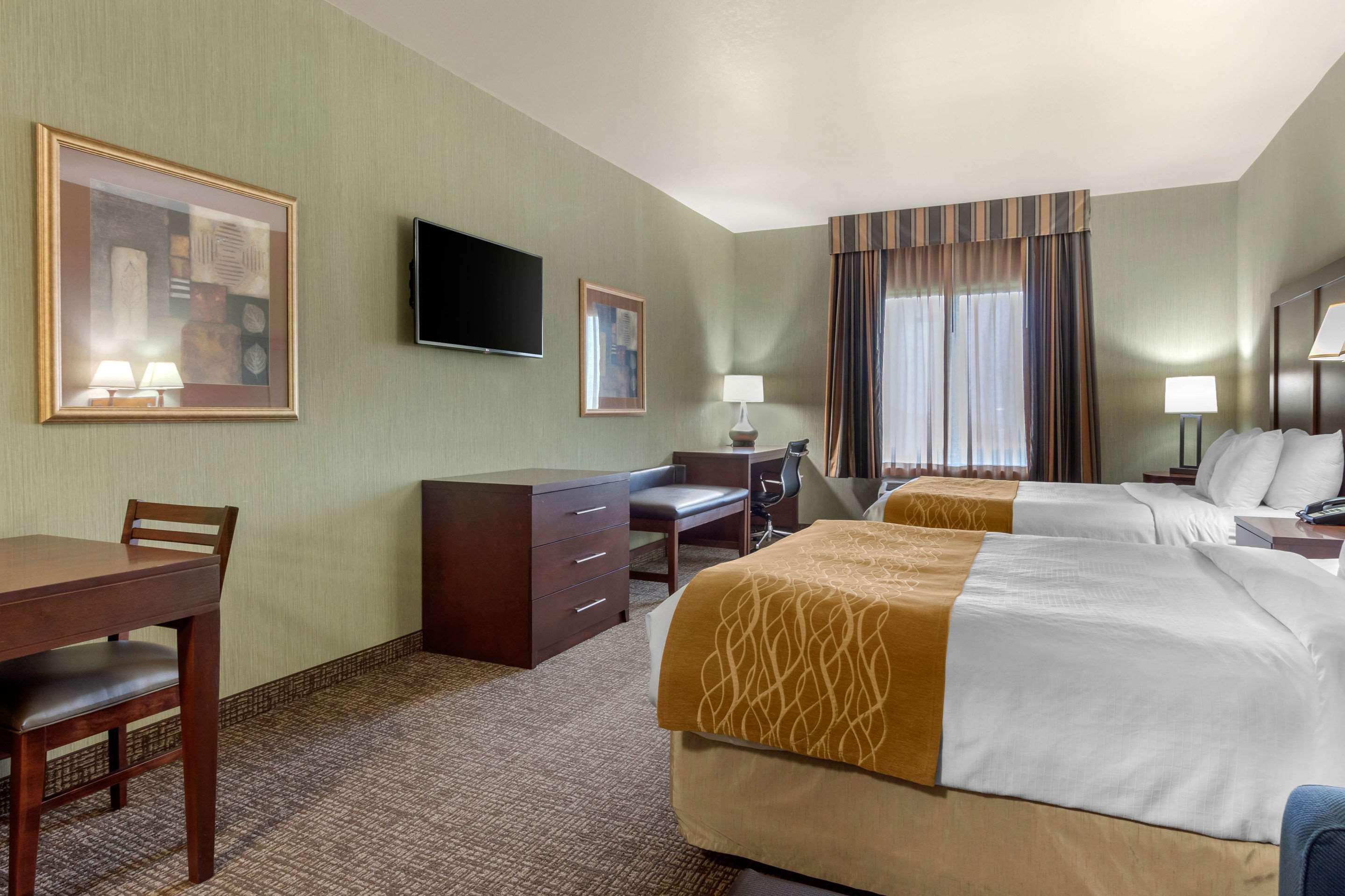 Comfort Inn & Suites Mitchell I-90 Ngoại thất bức ảnh