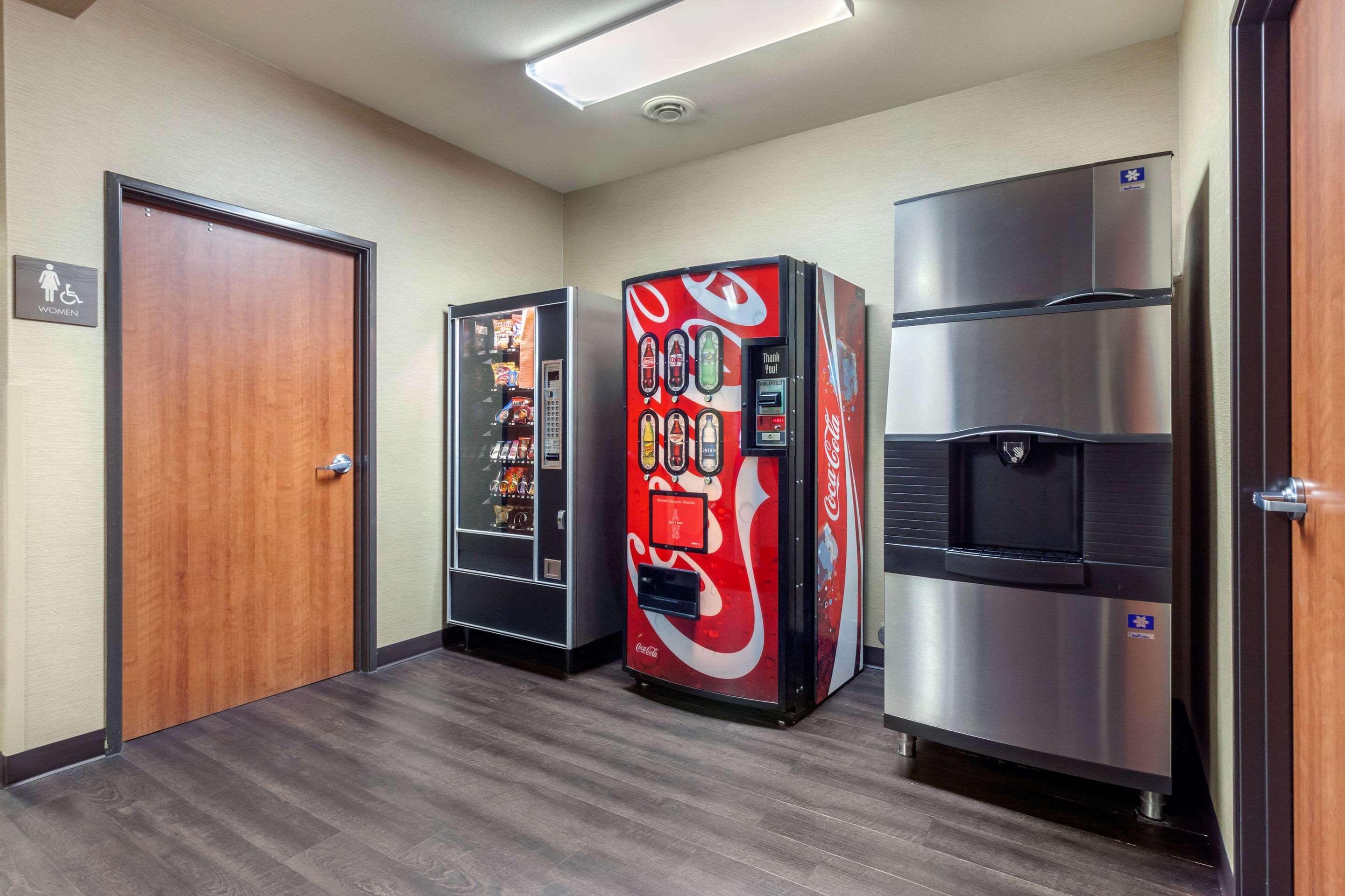 Comfort Inn & Suites Mitchell I-90 Ngoại thất bức ảnh