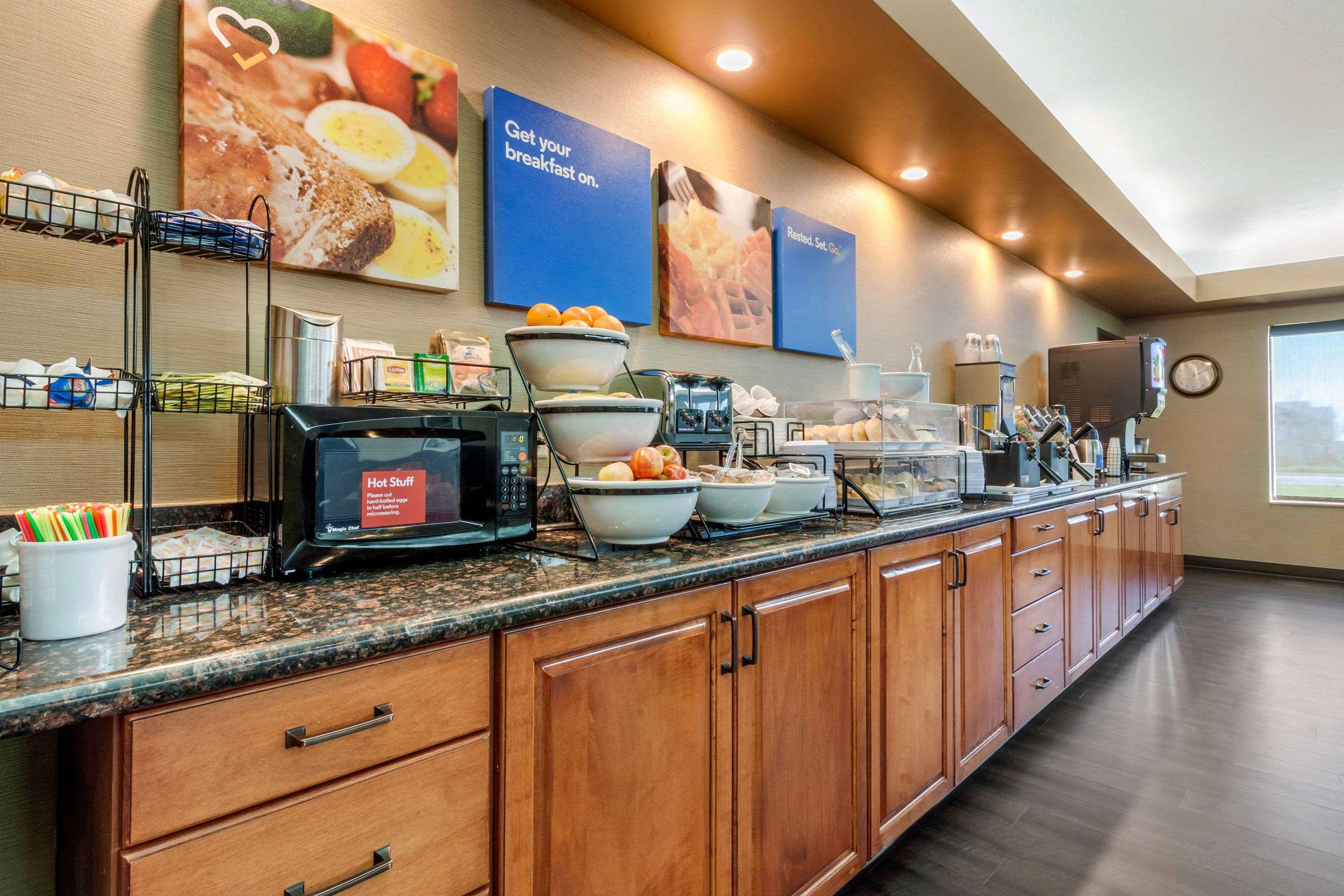 Comfort Inn & Suites Mitchell I-90 Ngoại thất bức ảnh