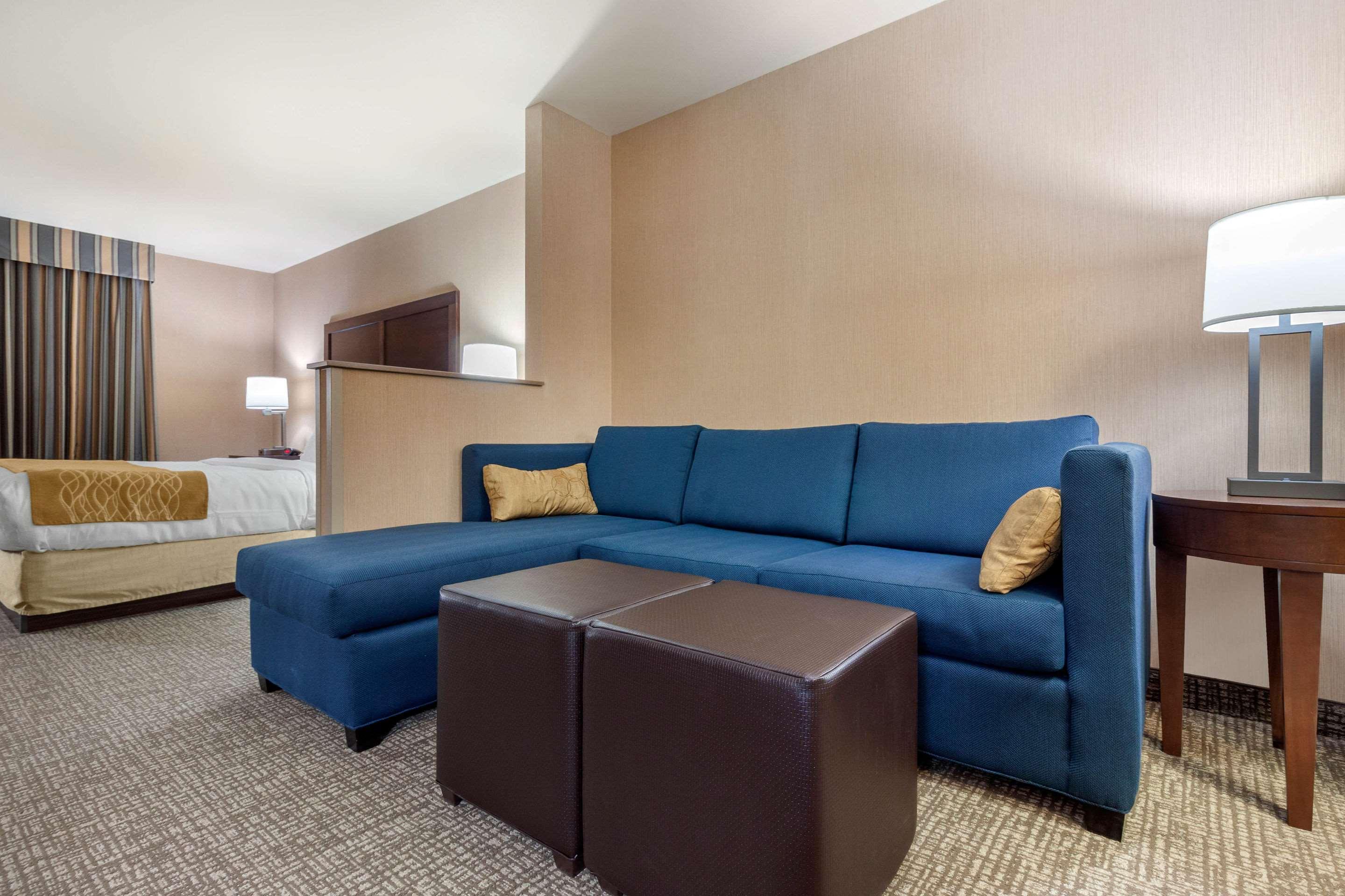 Comfort Inn & Suites Mitchell I-90 Ngoại thất bức ảnh