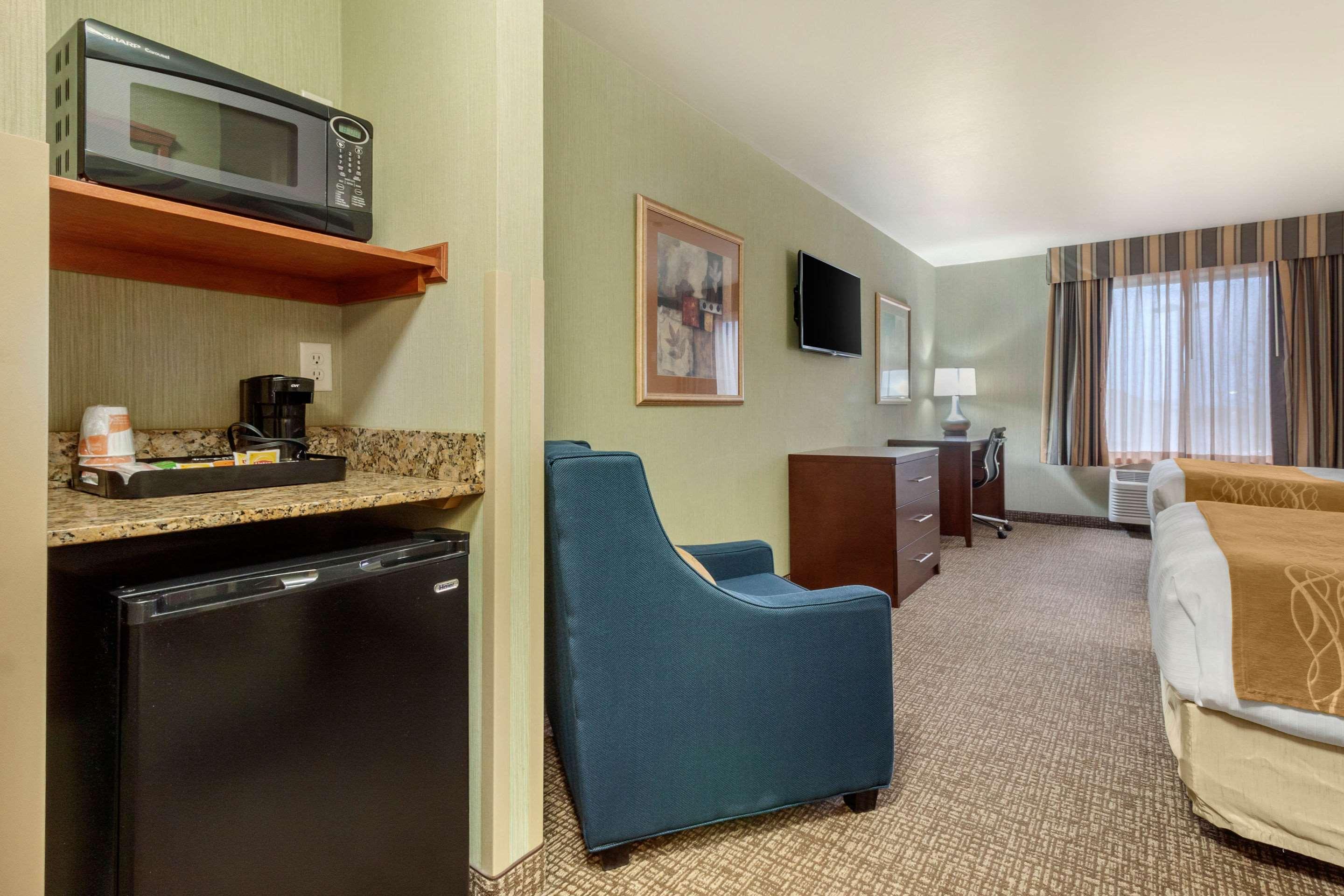 Comfort Inn & Suites Mitchell I-90 Ngoại thất bức ảnh