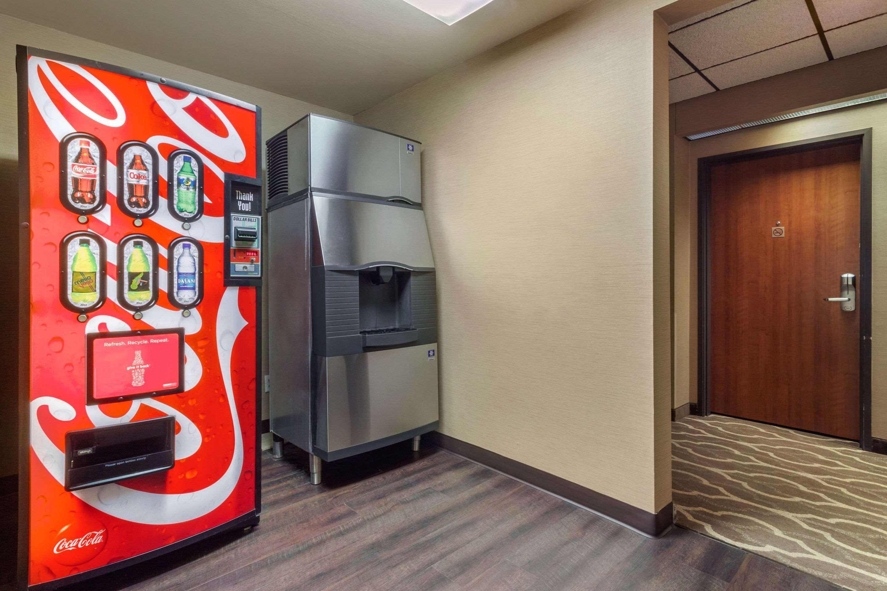 Comfort Inn & Suites Mitchell I-90 Ngoại thất bức ảnh