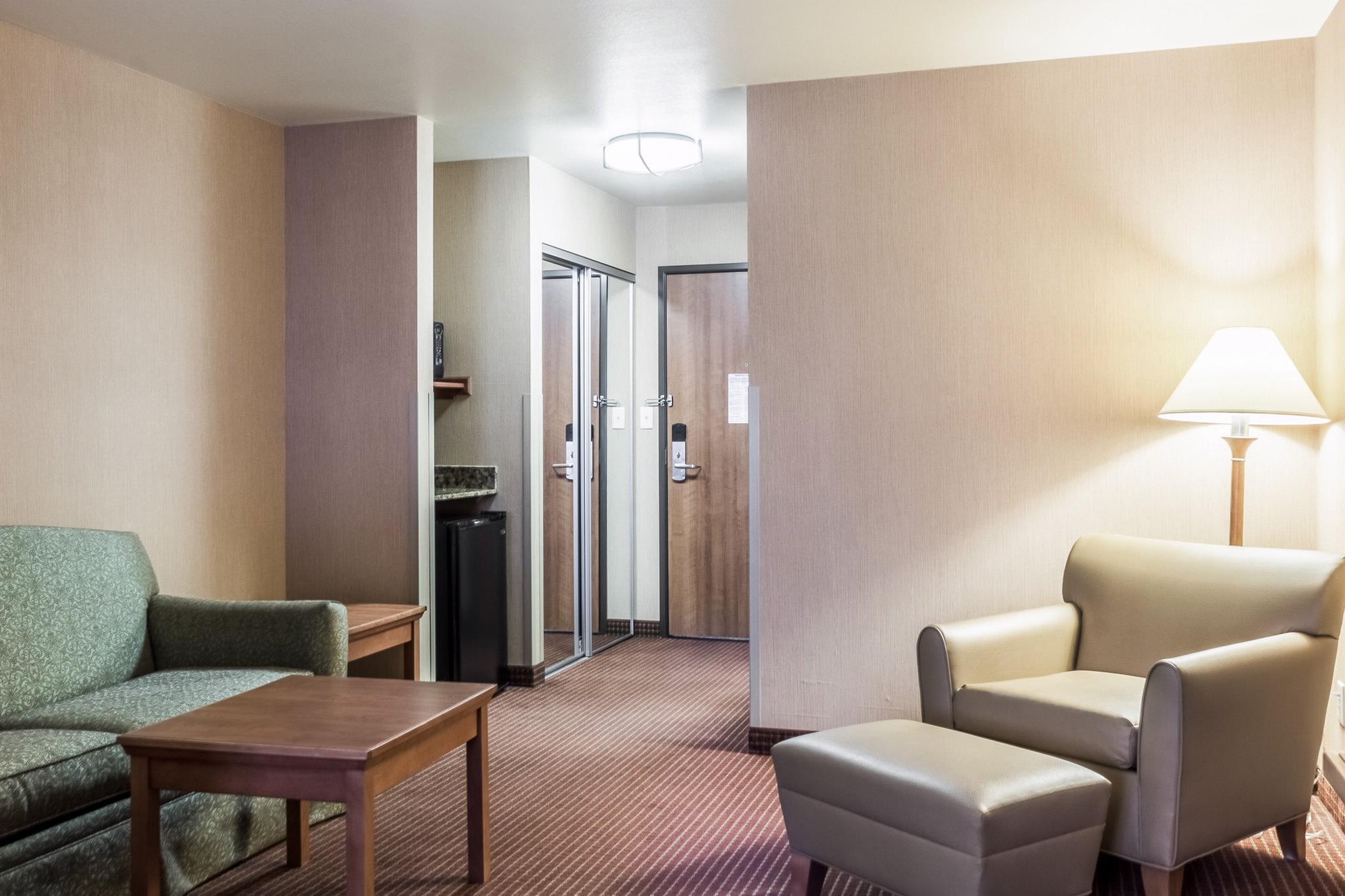 Comfort Inn & Suites Mitchell I-90 Ngoại thất bức ảnh