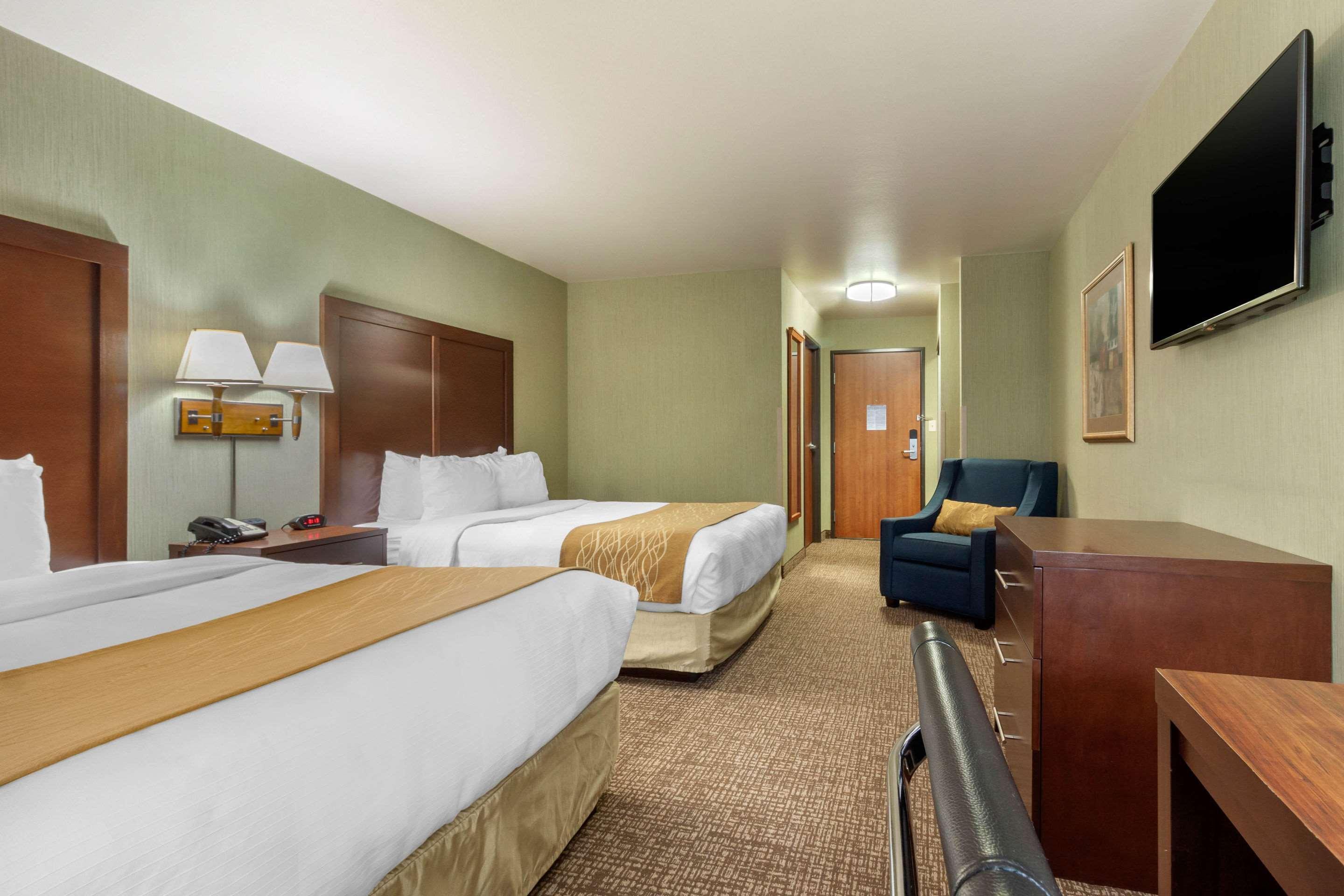 Comfort Inn & Suites Mitchell I-90 Ngoại thất bức ảnh