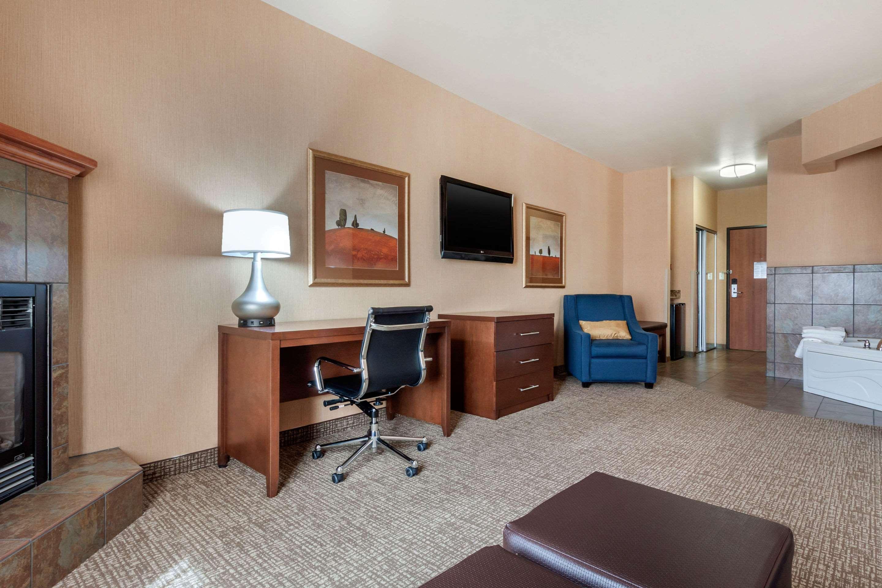 Comfort Inn & Suites Mitchell I-90 Ngoại thất bức ảnh
