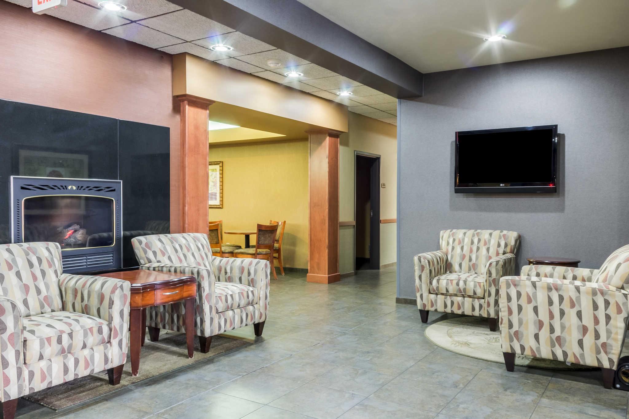 Comfort Inn & Suites Mitchell I-90 Ngoại thất bức ảnh