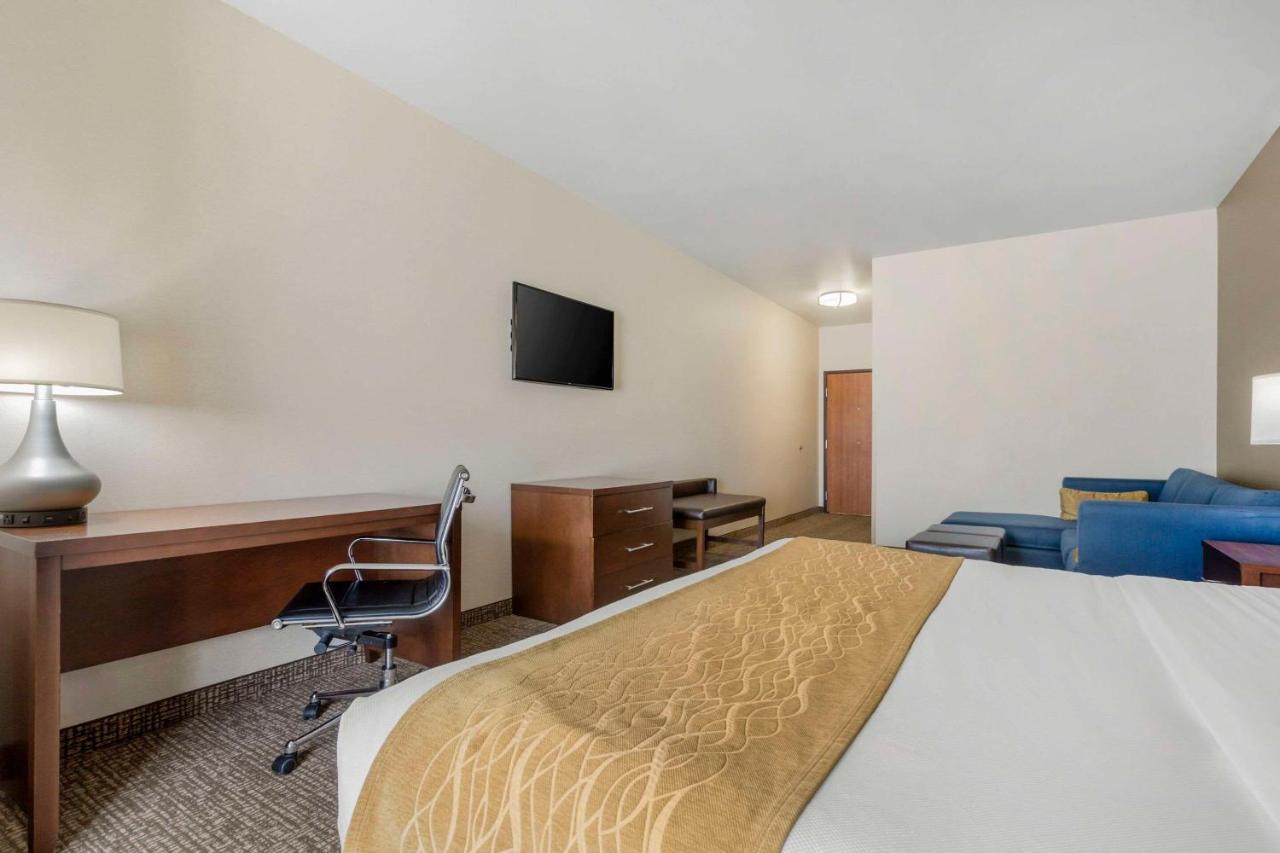 Comfort Inn & Suites Mitchell I-90 Ngoại thất bức ảnh