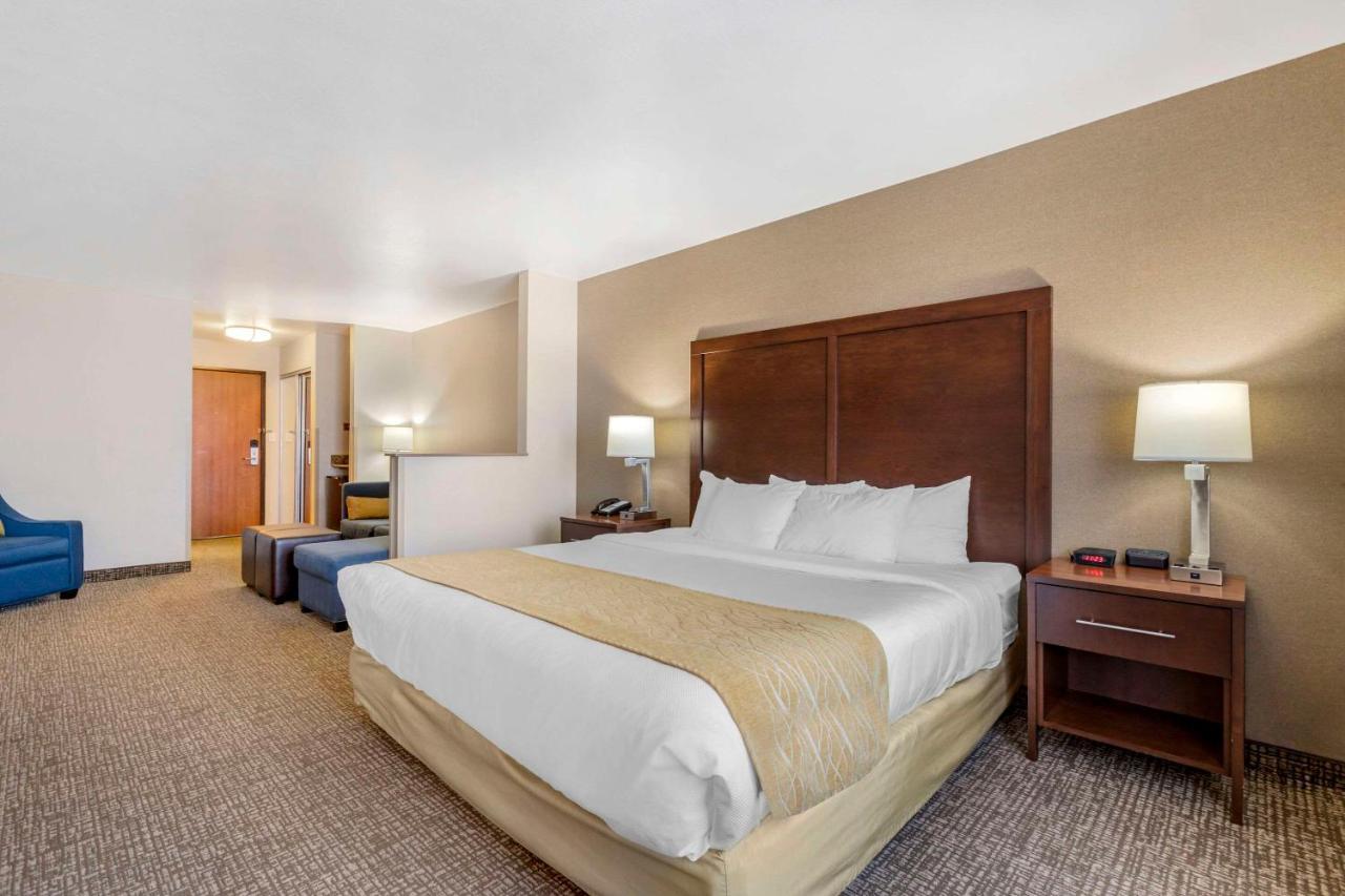 Comfort Inn & Suites Mitchell I-90 Ngoại thất bức ảnh