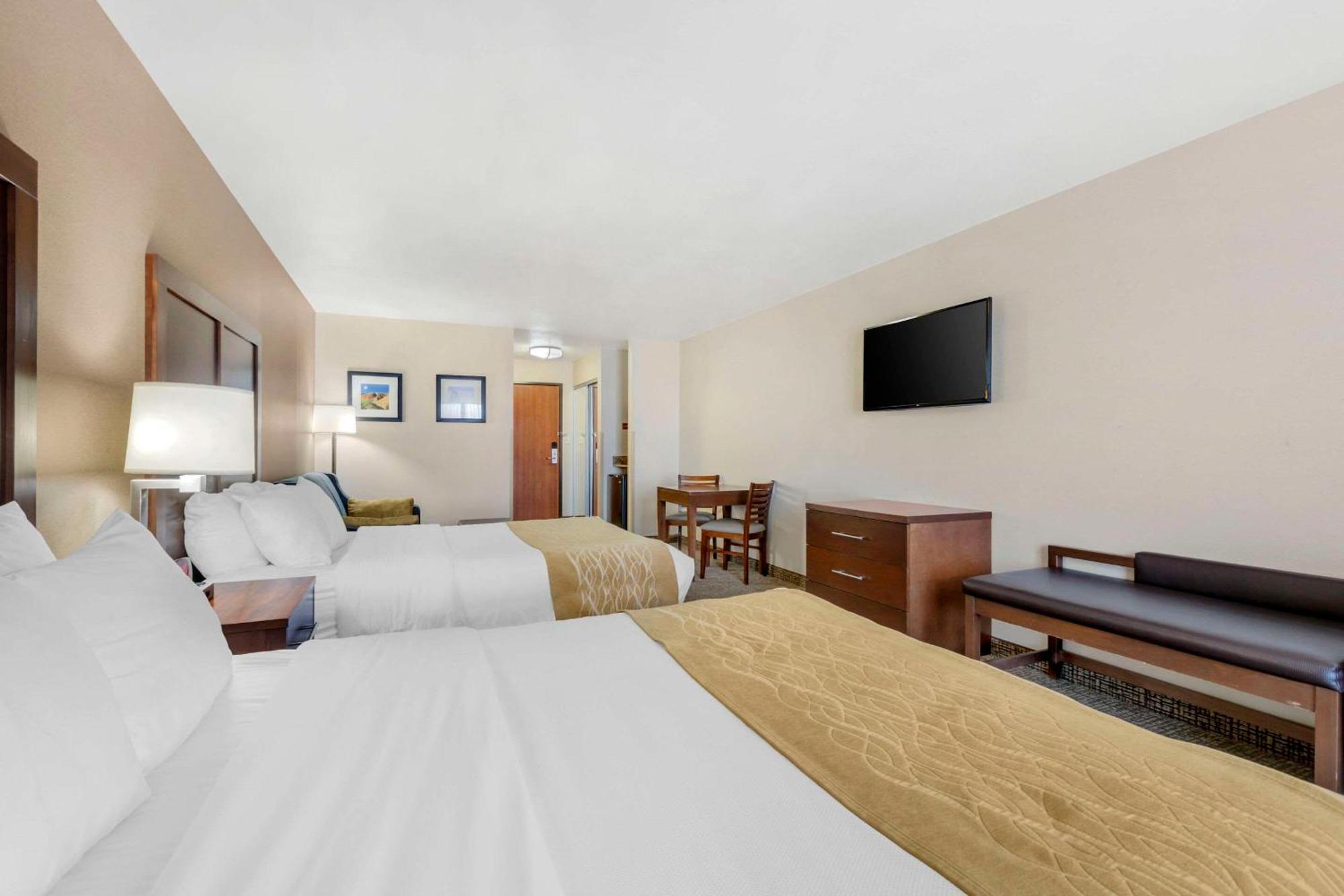 Comfort Inn & Suites Mitchell I-90 Ngoại thất bức ảnh